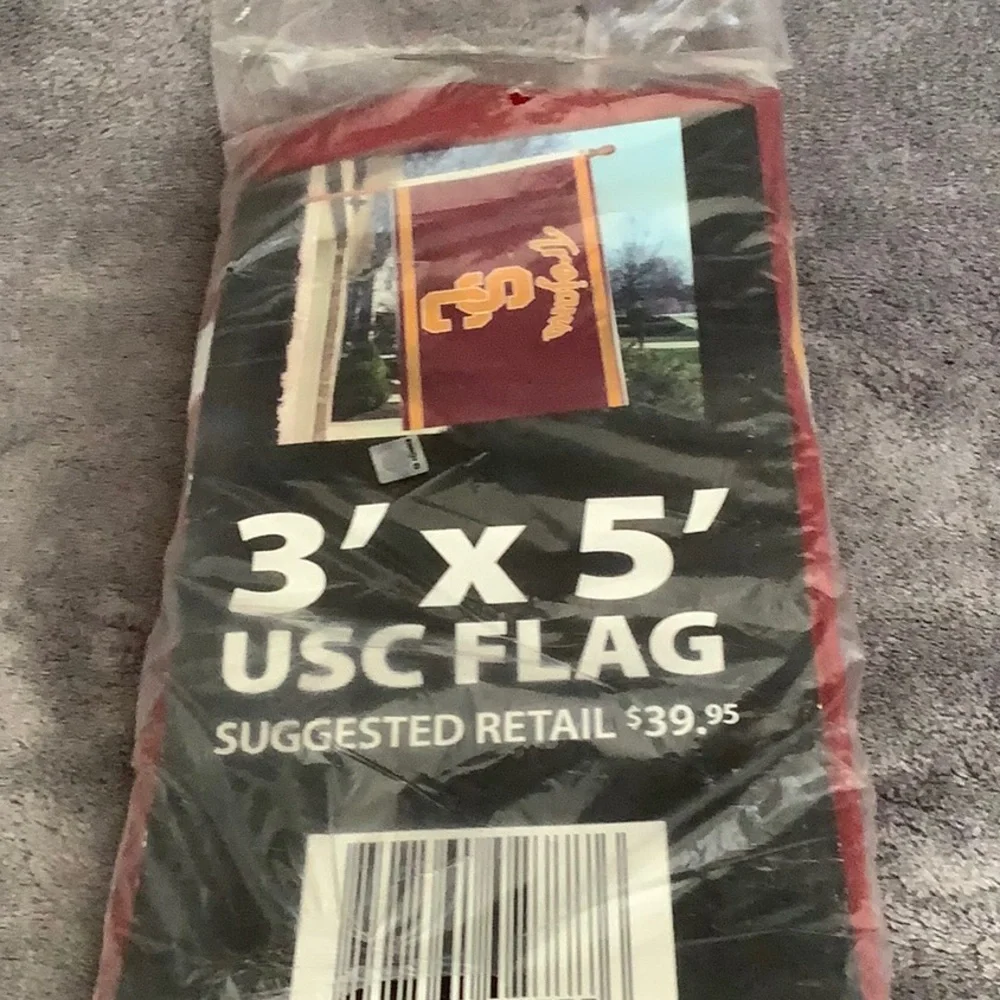 Set of 2 USC Trojans flags